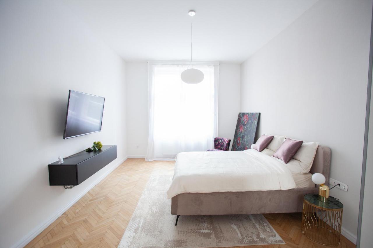 Real Deluxe Next To Danube Apartamento Budapeste Exterior foto