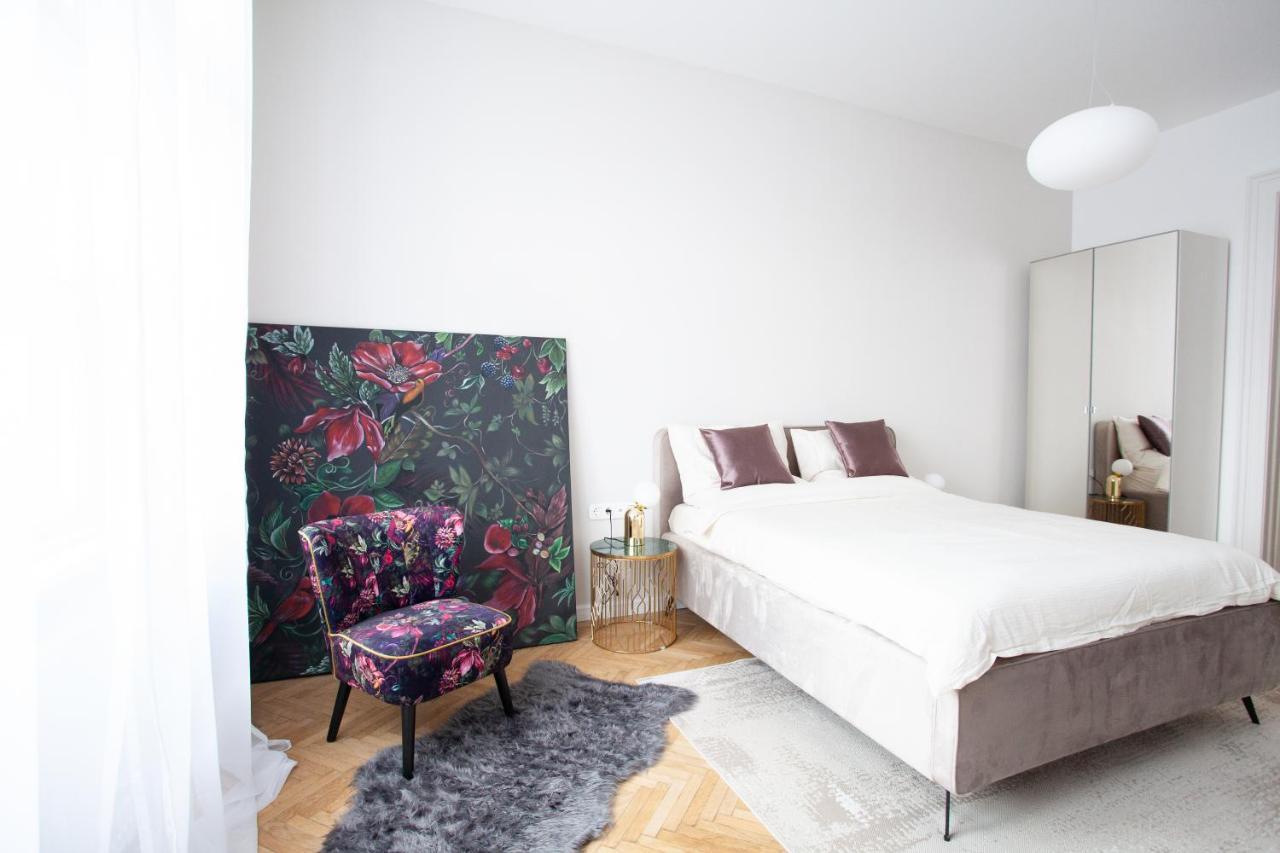 Real Deluxe Next To Danube Apartamento Budapeste Exterior foto