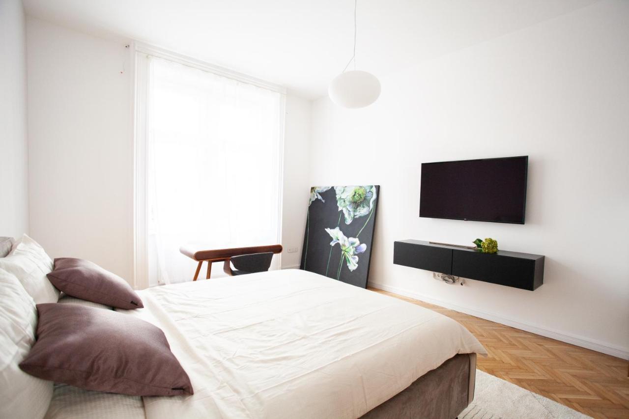 Real Deluxe Next To Danube Apartamento Budapeste Exterior foto