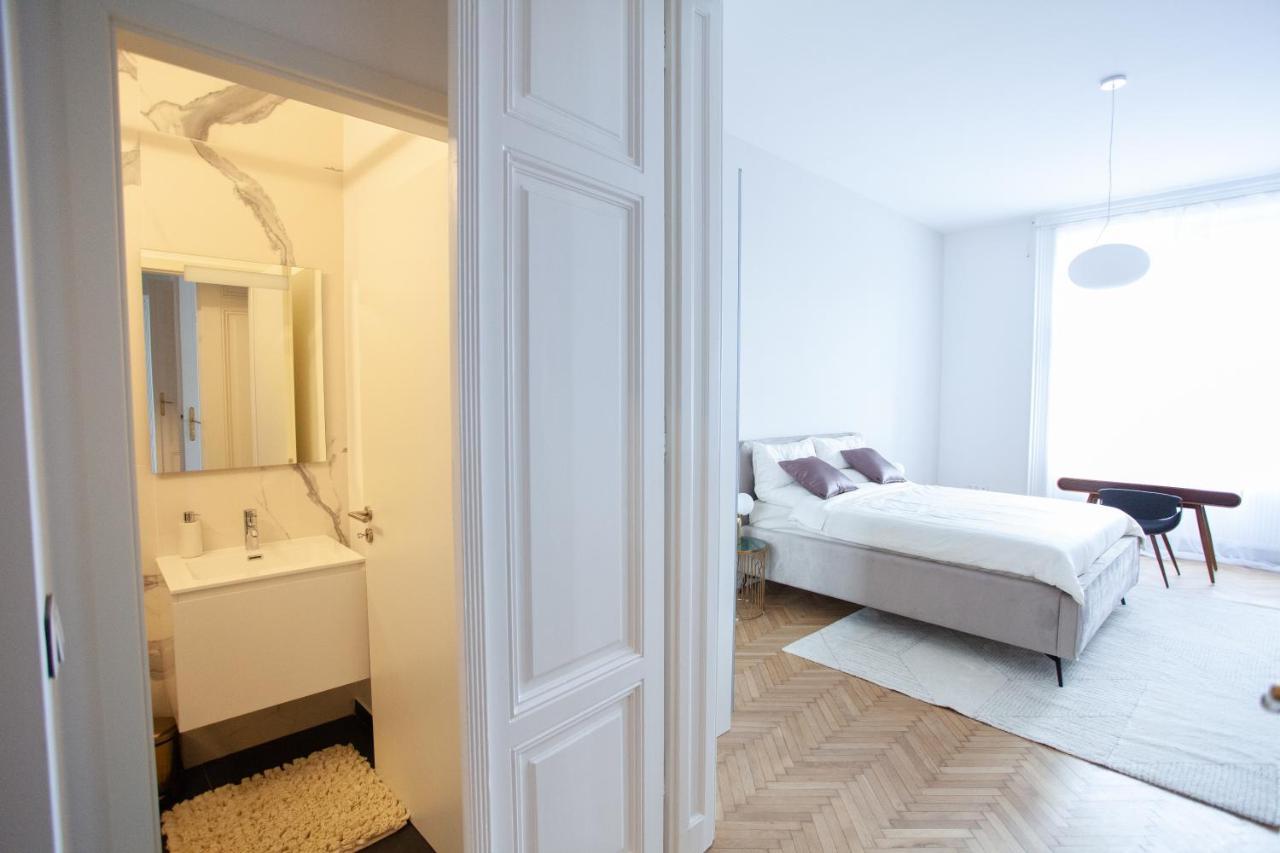 Real Deluxe Next To Danube Apartamento Budapeste Exterior foto