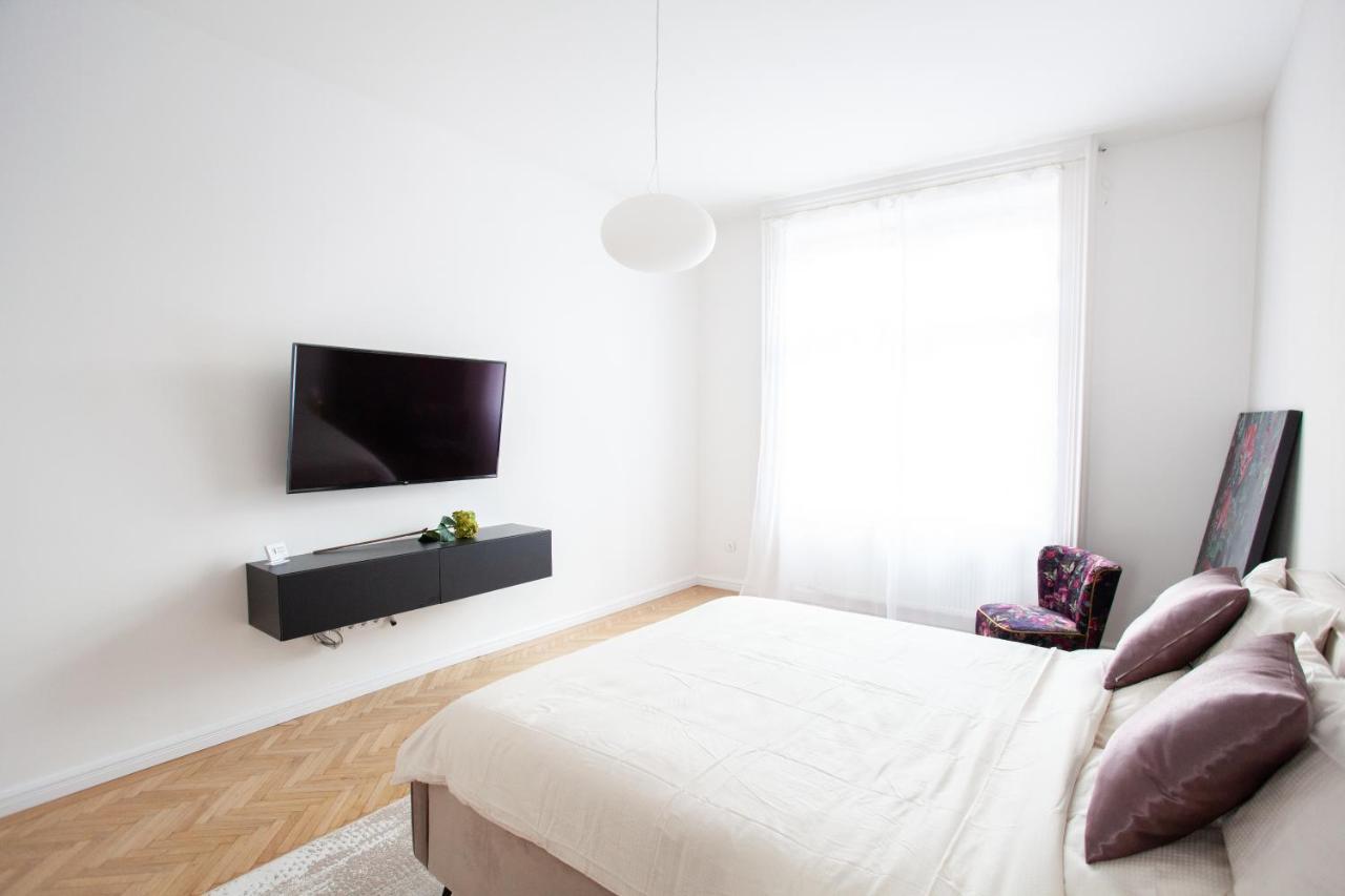 Real Deluxe Next To Danube Apartamento Budapeste Exterior foto